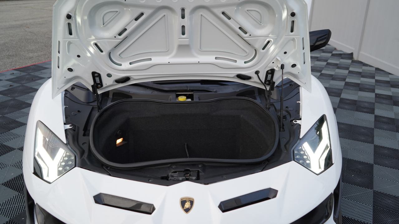 Lamborghini Aventador 2dr Cpe 2014