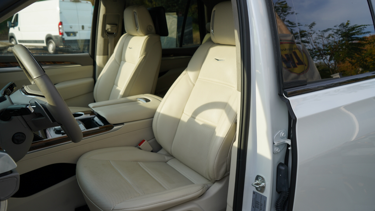 Cadillac Escalade 4WD 4dr Sport Platinum 2025