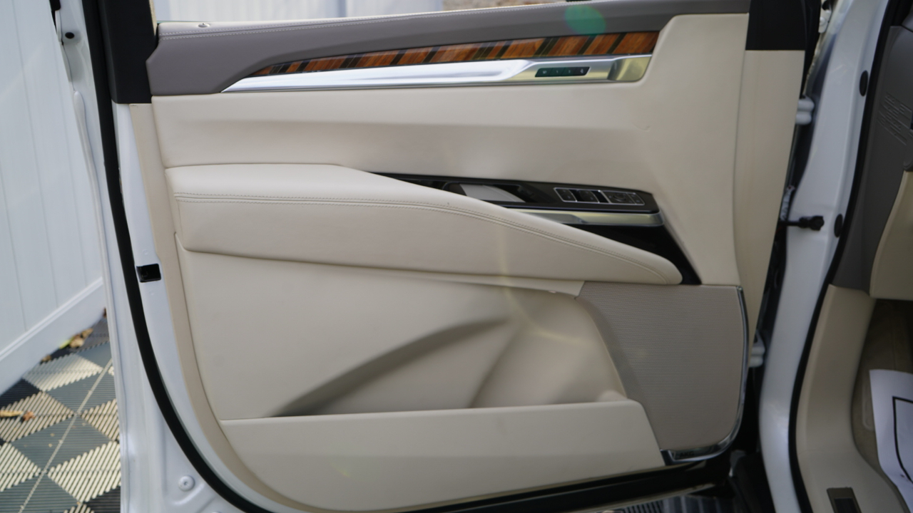 Cadillac Escalade 4WD 4dr Sport Platinum 2025
