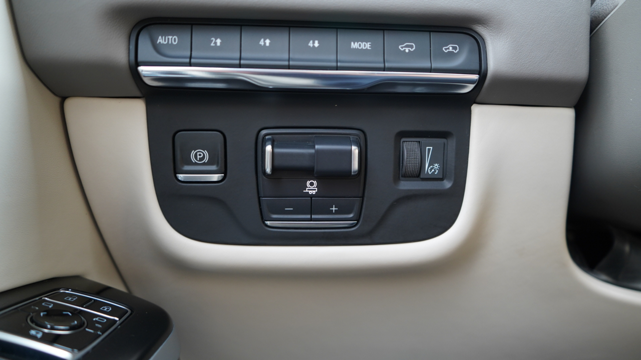 Cadillac Escalade 4WD 4dr Sport Platinum 2025