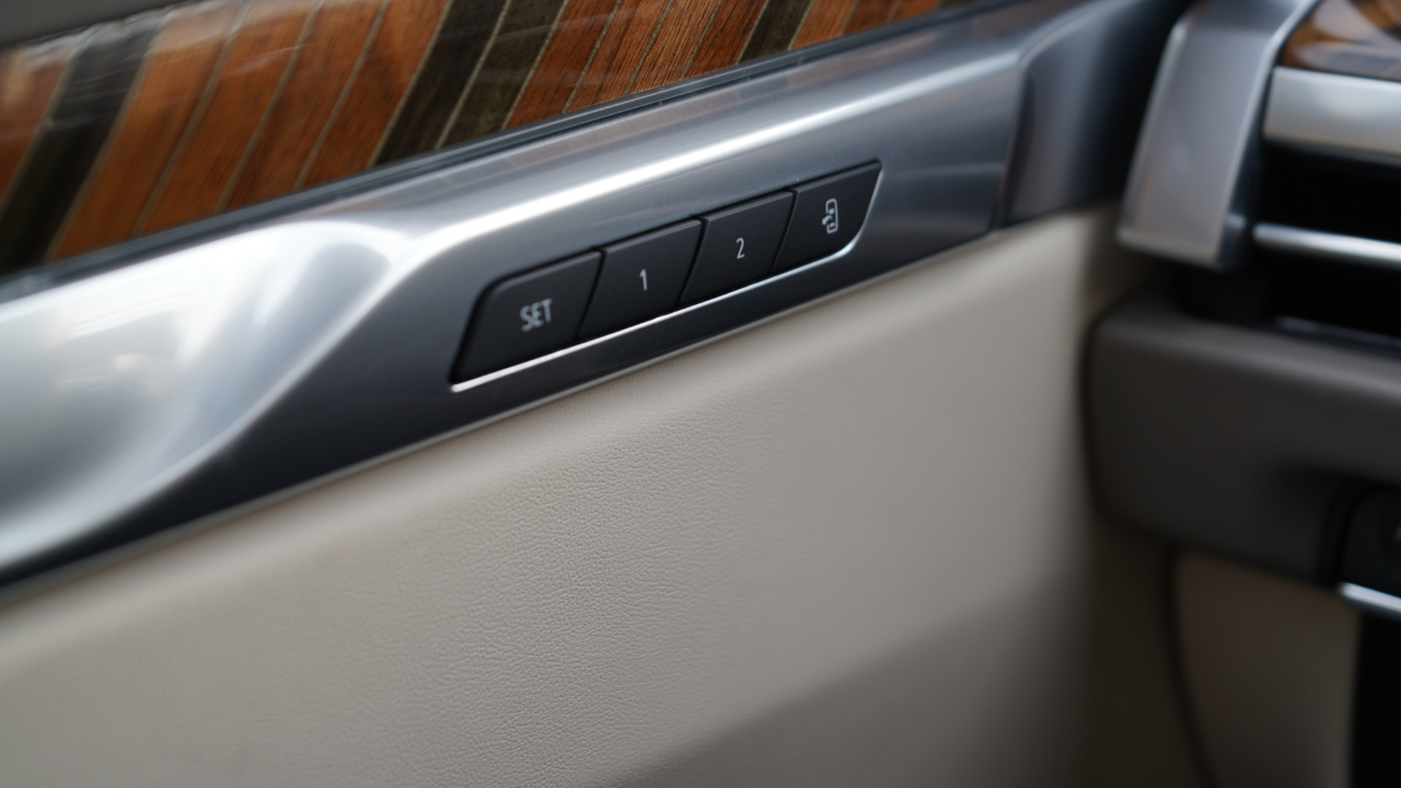 Cadillac Escalade 4WD 4dr Sport Platinum 2025