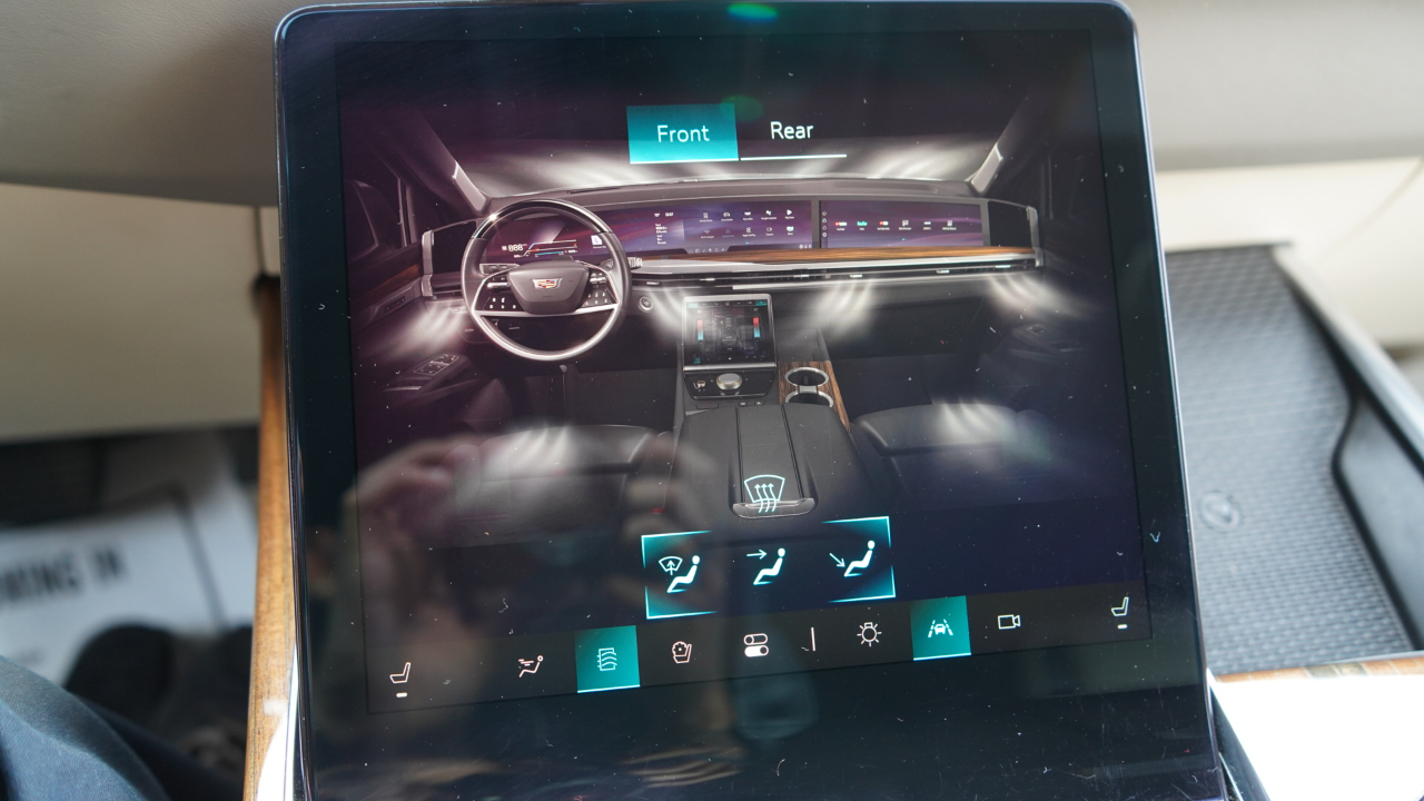 Cadillac Escalade 4WD 4dr Sport Platinum 2025