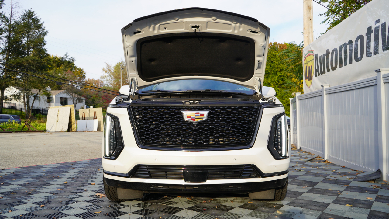 Cadillac Escalade 4WD 4dr Sport Platinum 2025