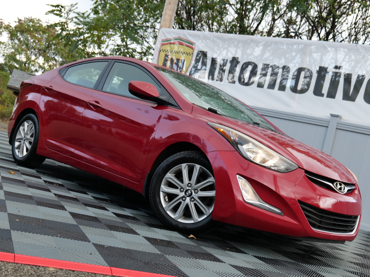 2015 Hyundai Elantra 4dr Sdn Auto SE