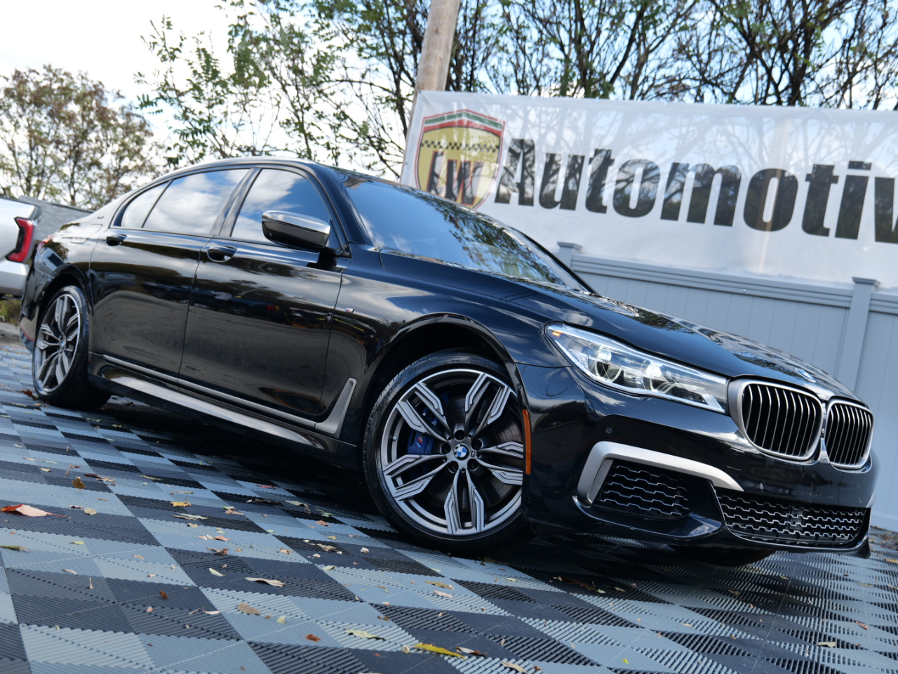 2018 BMW 7 Series M760i xDrive Sedan