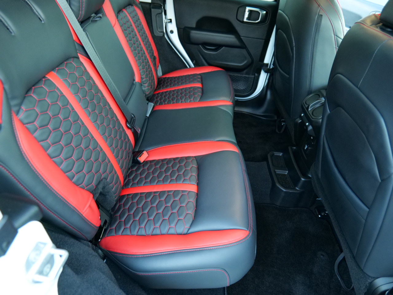 Jeep Wrangler Unlimited Sahara Altitude 4x4 2021 Jeep Wrangler Unlimited Sahara Altitude 4x4 2021