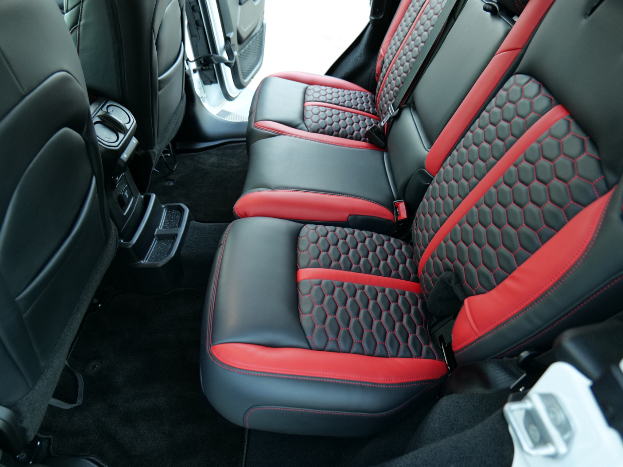 Jeep Wrangler Unlimited Sahara Altitude 4x4 2021 Jeep Wrangler Unlimited Sahara Altitude 4x4 2021