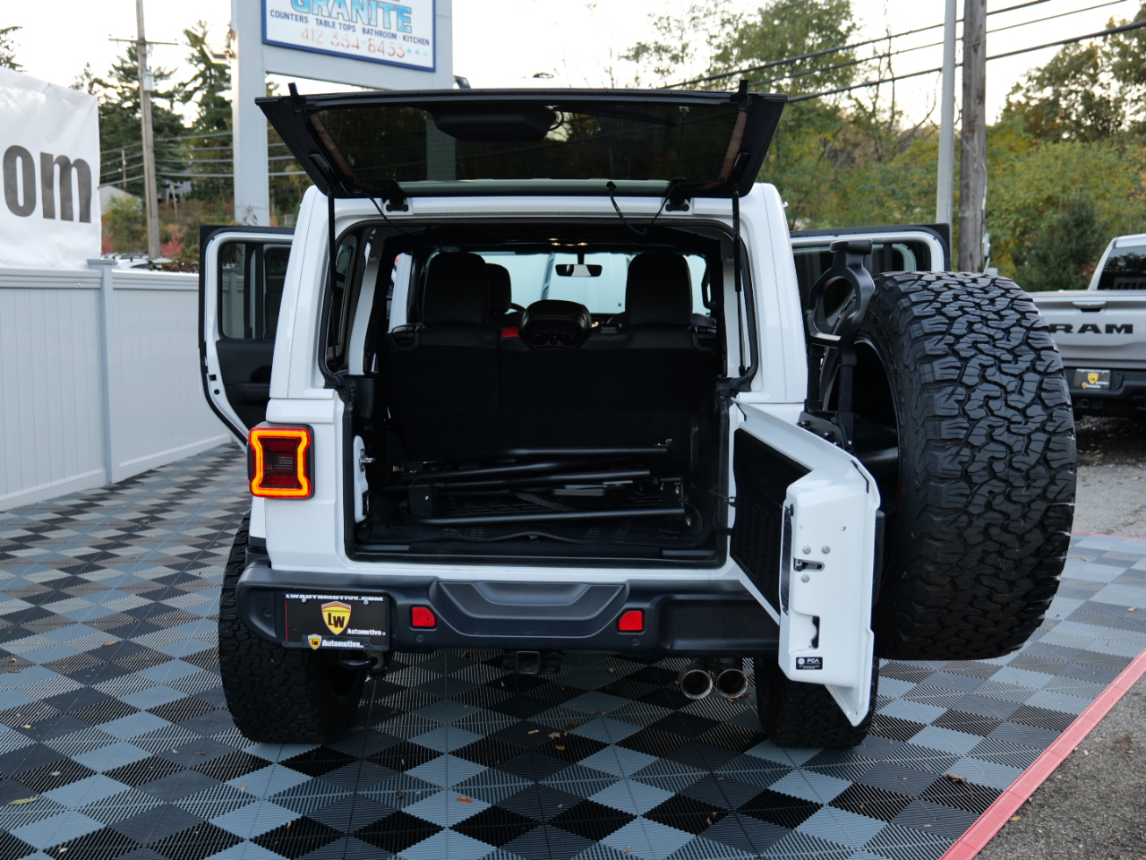 Jeep Wrangler Unlimited Sahara Altitude 4x4 2021 Jeep Wrangler Unlimited Sahara Altitude 4x4 2021