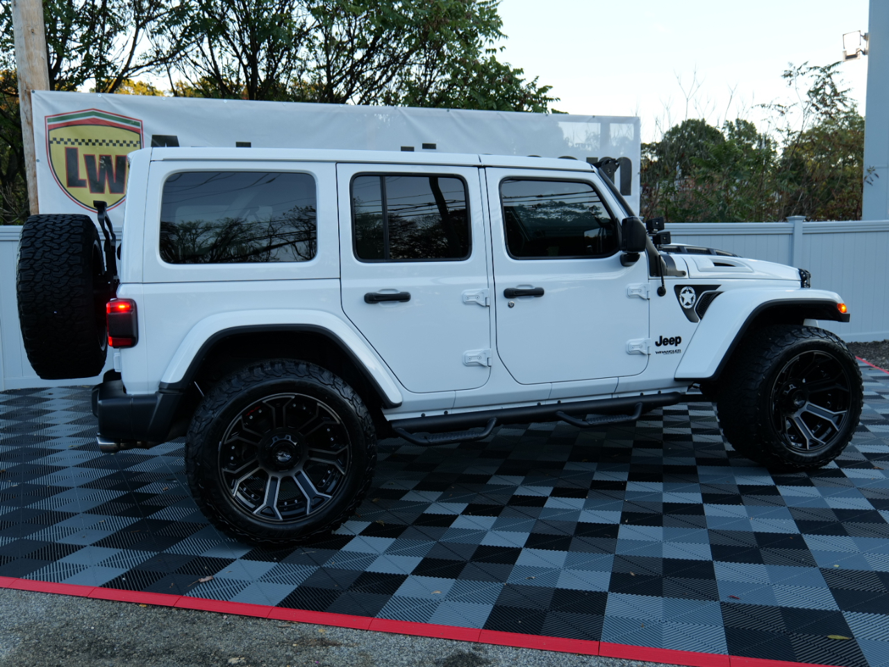 Jeep Wrangler Unlimited Sahara Altitude 4x4 2021 Jeep Wrangler Unlimited Sahara Altitude 4x4 2021