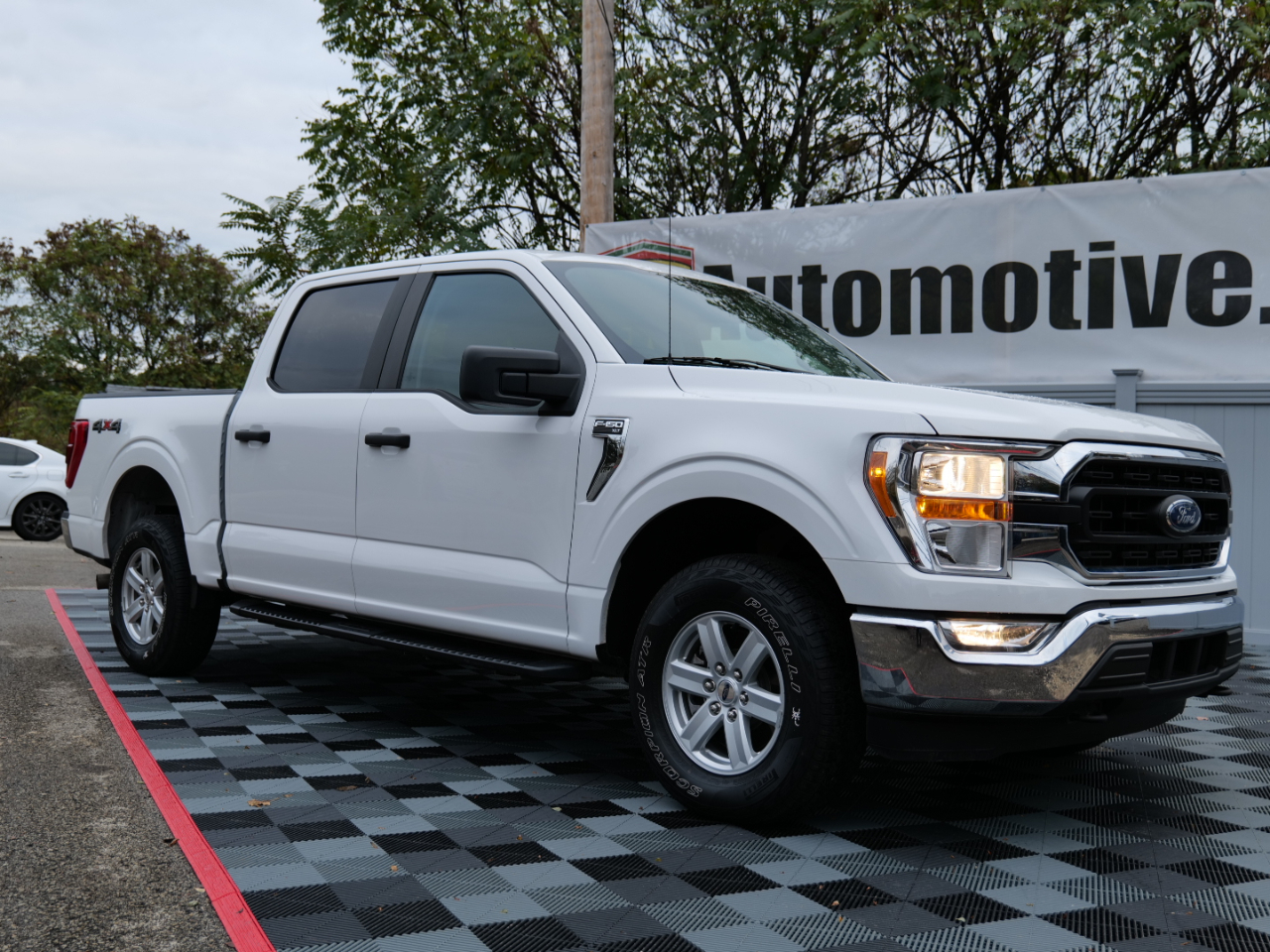 Ford F-150 XLT 4WD SuperCrew 5.5' Box 2021 Ford F-150 XLT 4WD SuperCrew 5.5' Box 2021