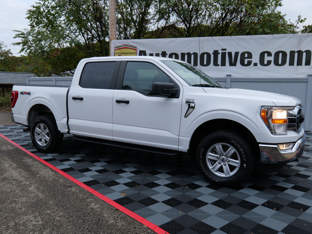 Ford F-150 XLT 4WD SuperCrew 5.5' Box 2021 Ford F-150 XLT 4WD SuperCrew 5.5' Box 2021