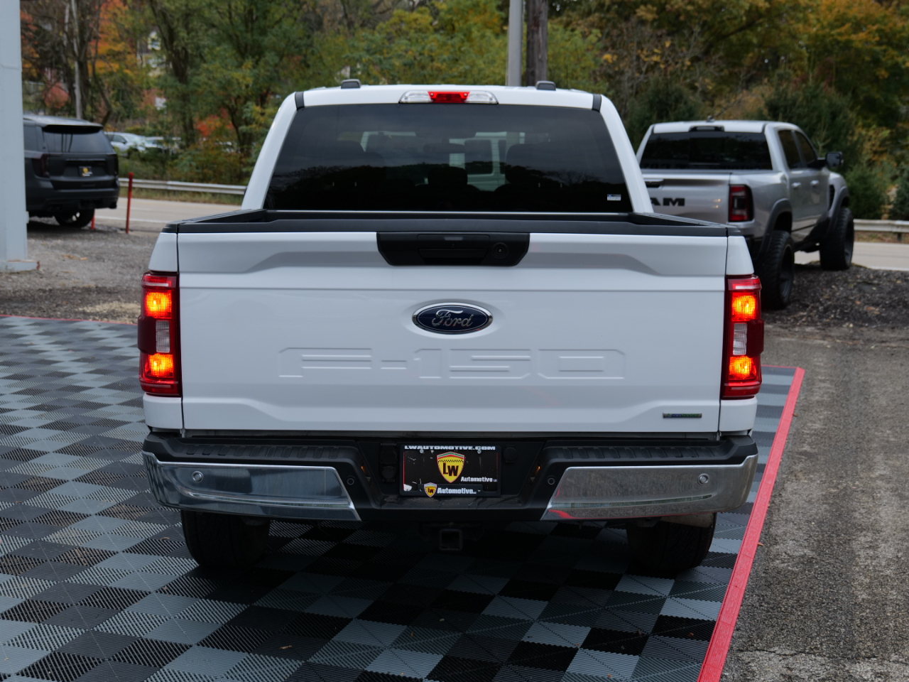 Ford F-150 XLT 4WD SuperCrew 5.5' Box 2021 Ford F-150 XLT 4WD SuperCrew 5.5' Box 2021