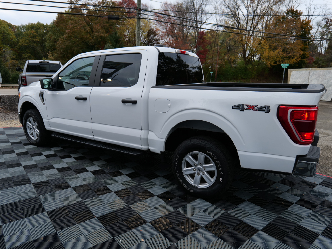 Ford F-150 XLT 4WD SuperCrew 5.5' Box 2021 Ford F-150 XLT 4WD SuperCrew 5.5' Box 2021