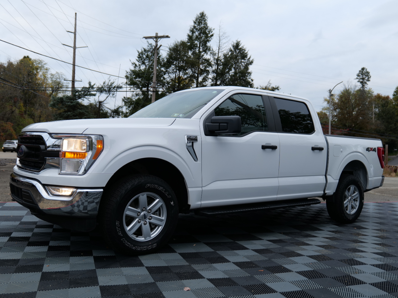 Ford F-150 XLT 4WD SuperCrew 5.5' Box 2021 Ford F-150 XLT 4WD SuperCrew 5.5' Box 2021
