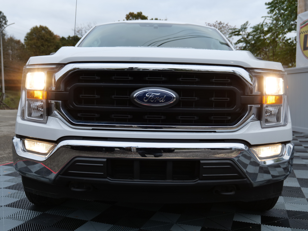 Ford F-150 XLT 4WD SuperCrew 5.5' Box 2021 Ford F-150 XLT 4WD SuperCrew 5.5' Box 2021