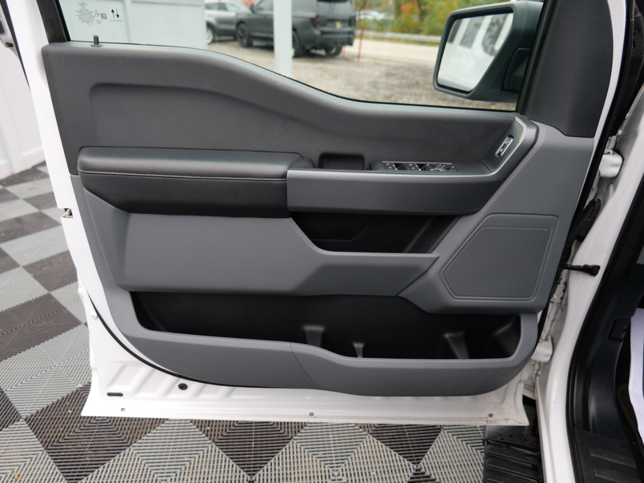 Ford F-150 XLT 4WD SuperCrew 5.5' Box 2021 Ford F-150 XLT 4WD SuperCrew 5.5' Box 2021