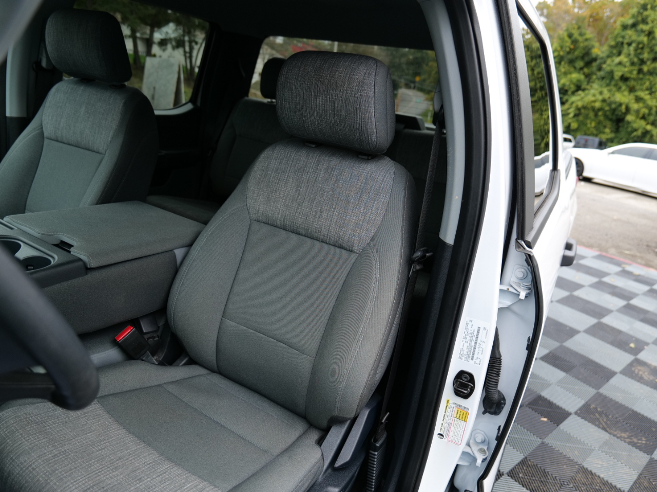 Ford F-150 XLT 4WD SuperCrew 5.5' Box 2021 Ford F-150 XLT 4WD SuperCrew 5.5' Box 2021