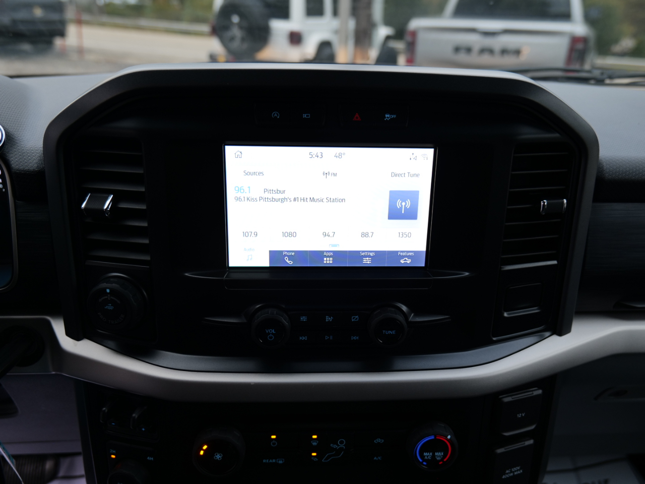 Ford F-150 XLT 4WD SuperCrew 5.5' Box 2021 Ford F-150 XLT 4WD SuperCrew 5.5' Box 2021