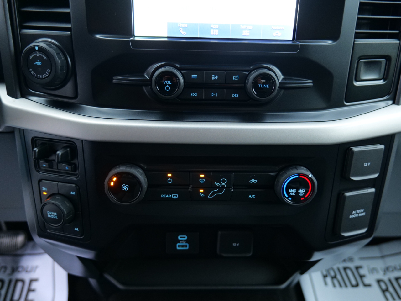 Ford F-150 XLT 4WD SuperCrew 5.5' Box 2021 Ford F-150 XLT 4WD SuperCrew 5.5' Box 2021