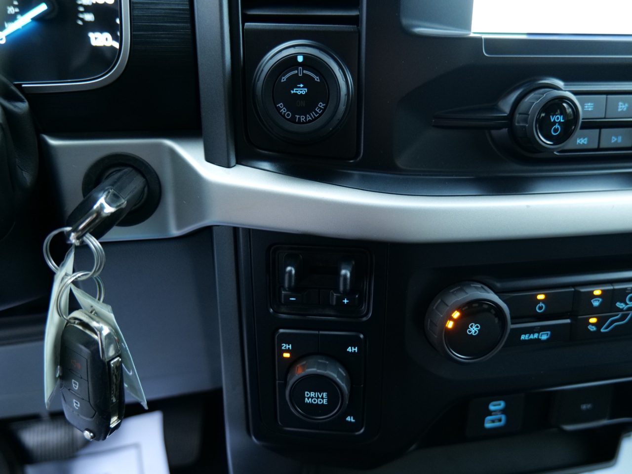 Ford F-150 XLT 4WD SuperCrew 5.5' Box 2021 Ford F-150 XLT 4WD SuperCrew 5.5' Box 2021