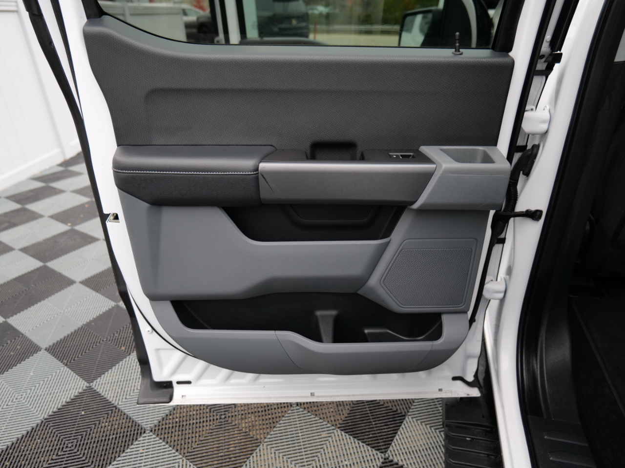 Ford F-150 XLT 4WD SuperCrew 5.5' Box 2021 Ford F-150 XLT 4WD SuperCrew 5.5' Box 2021