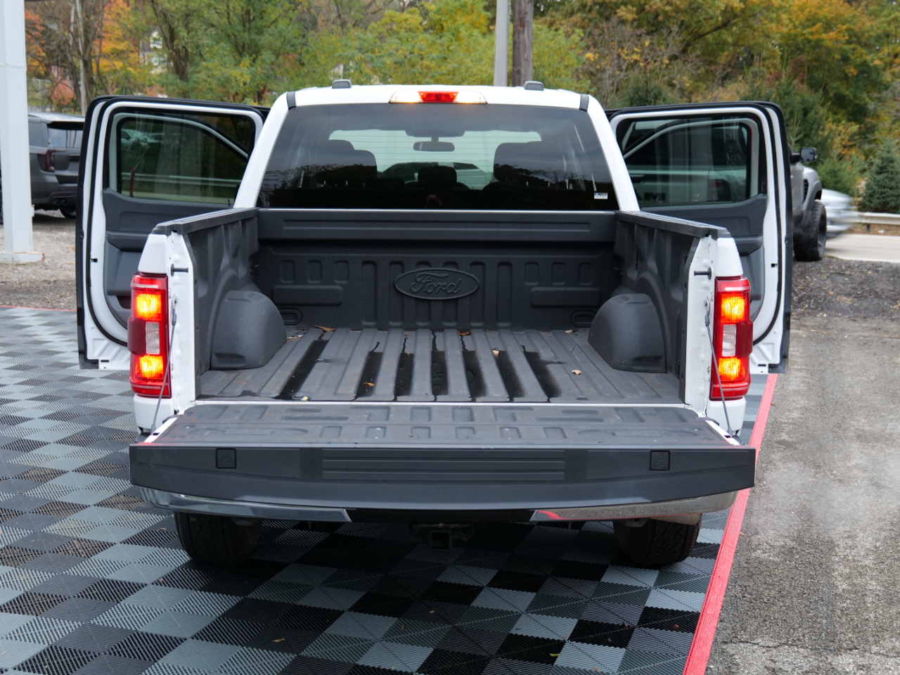 Ford F-150 XLT 4WD SuperCrew 5.5' Box 2021 Ford F-150 XLT 4WD SuperCrew 5.5' Box 2021