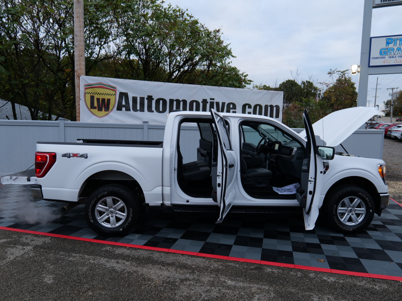 Ford F-150 XLT 4WD SuperCrew 5.5' Box 2021 Ford F-150 XLT 4WD SuperCrew 5.5' Box 2021