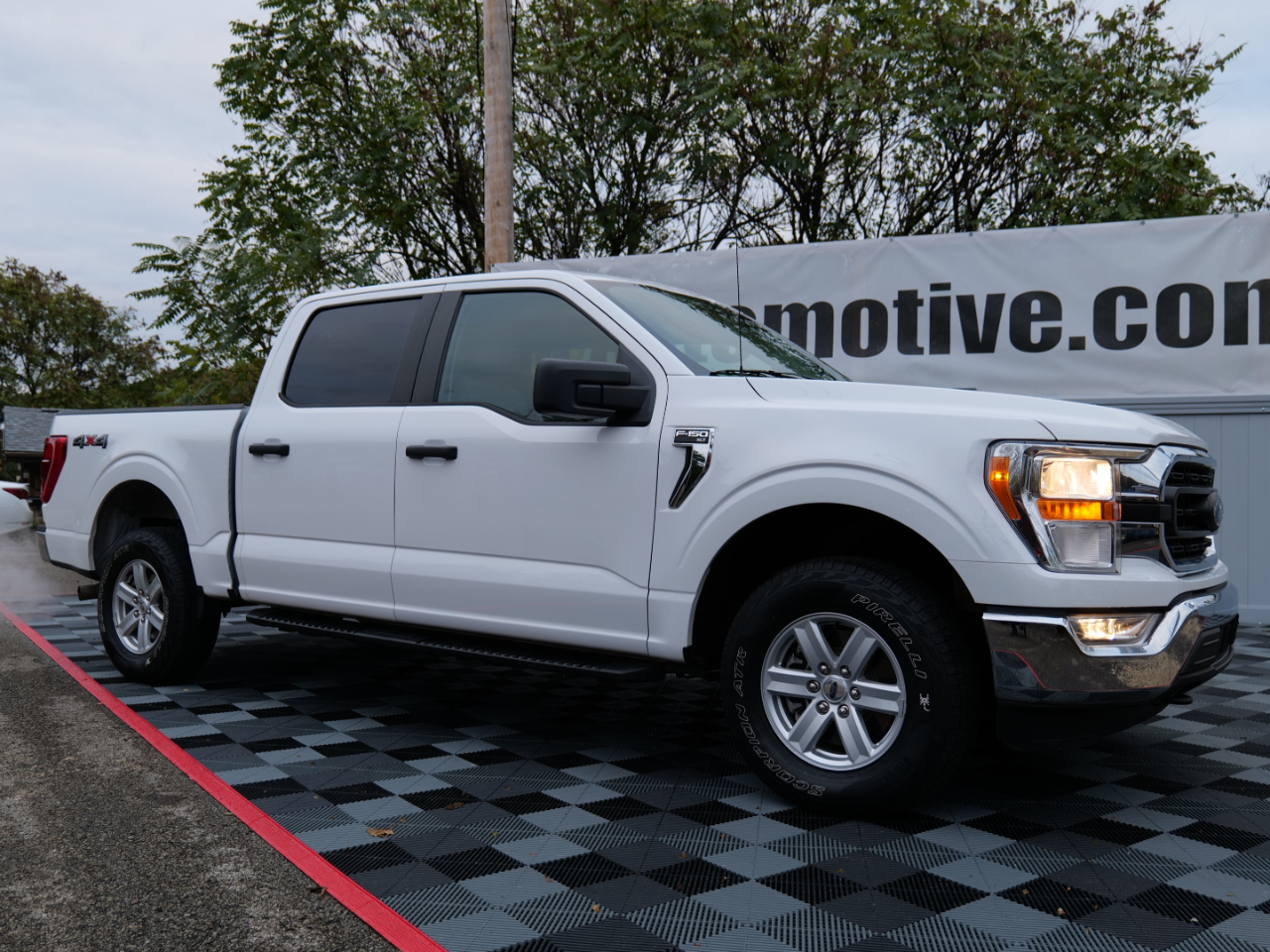 Ford F-150 XLT 4WD SuperCrew 5.5' Box 2021 Ford F-150 XLT 4WD SuperCrew 5.5' Box 2021