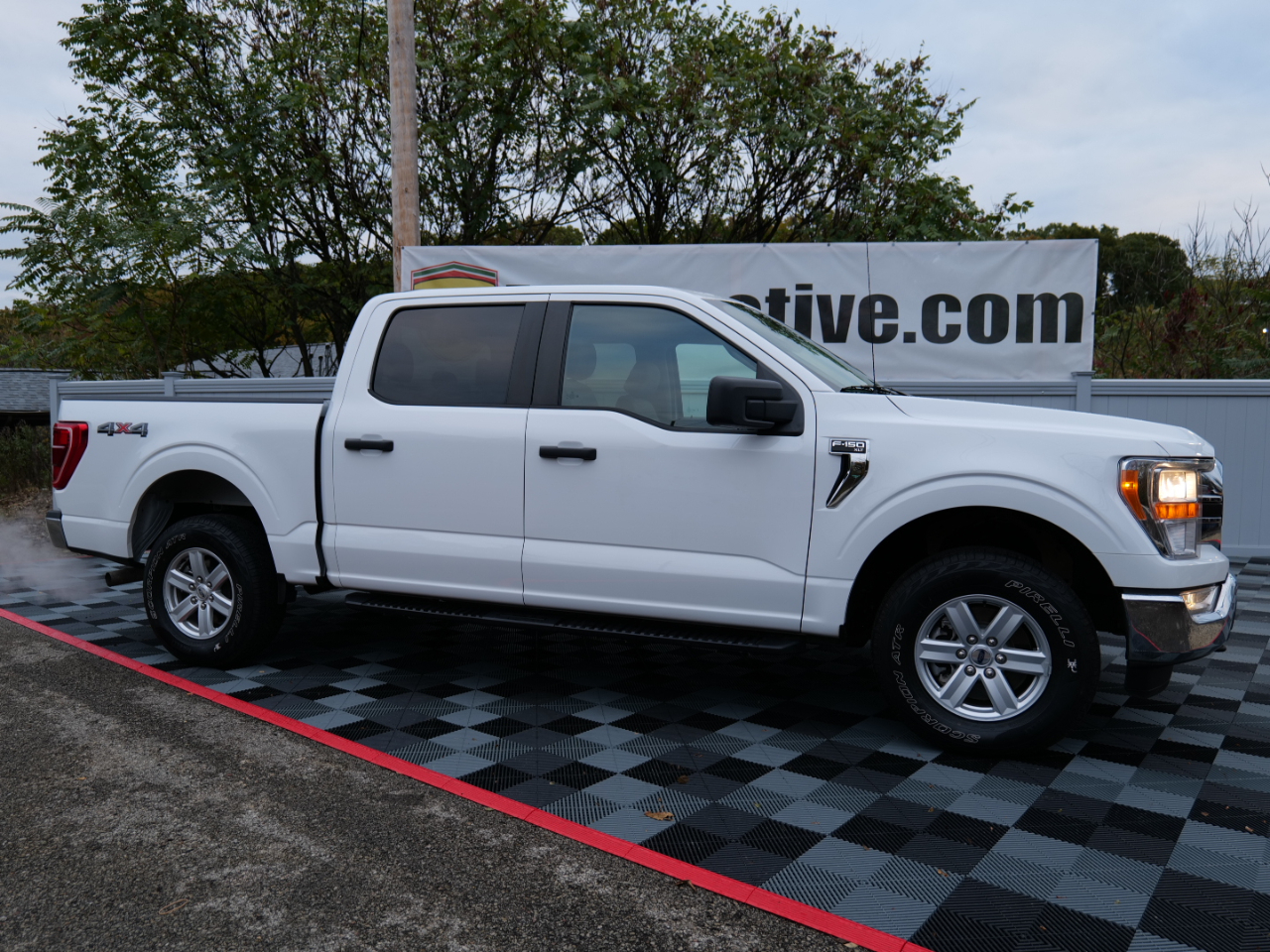 Ford F-150 XLT 4WD SuperCrew 5.5' Box 2021 Ford F-150 XLT 4WD SuperCrew 5.5' Box 2021