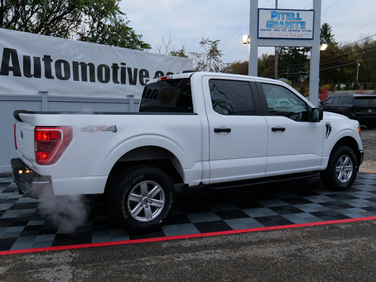 Ford F-150 XLT 4WD SuperCrew 5.5' Box 2021 Ford F-150 XLT 4WD SuperCrew 5.5' Box 2021