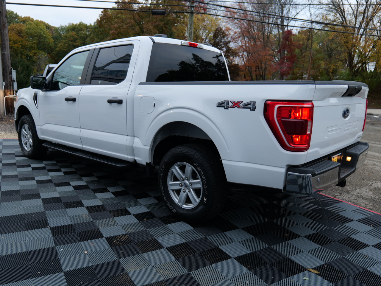 Ford F-150 XLT 4WD SuperCrew 5.5' Box 2021 Ford F-150 XLT 4WD SuperCrew 5.5' Box 2021