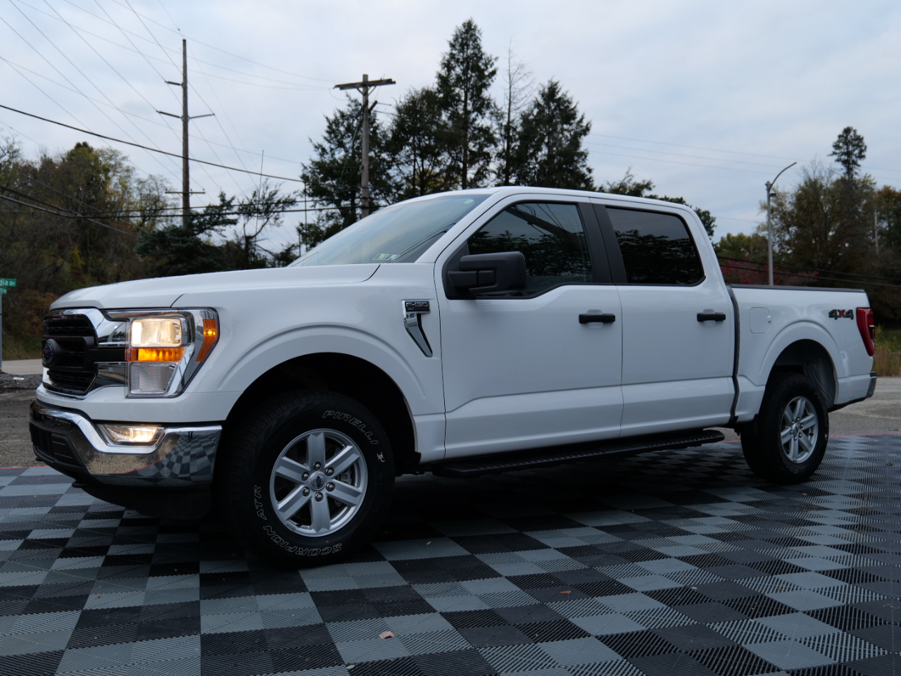 Ford F-150 XLT 4WD SuperCrew 5.5' Box 2021 Ford F-150 XLT 4WD SuperCrew 5.5' Box 2021