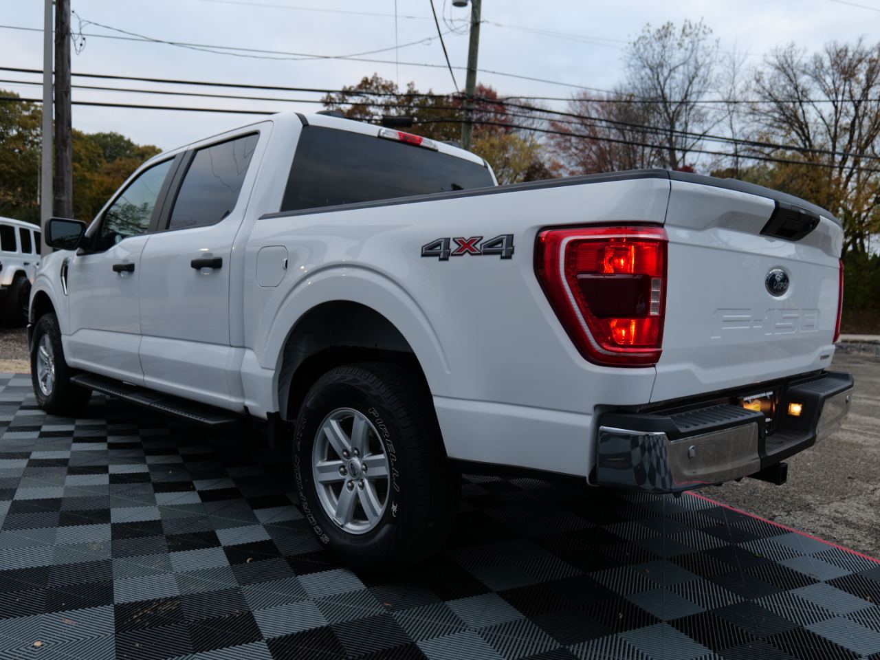 Ford F-150 XLT 4WD SuperCrew 5.5' Box 2021 Ford F-150 XLT 4WD SuperCrew 5.5' Box 2021