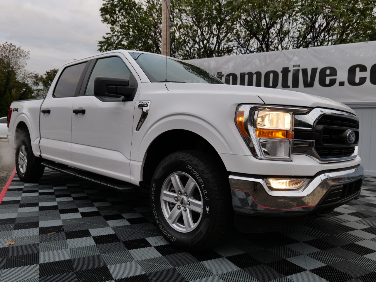 Ford F-150 XLT 4WD SuperCrew 5.5' Box 2021 Ford F-150 XLT 4WD SuperCrew 5.5' Box 2021