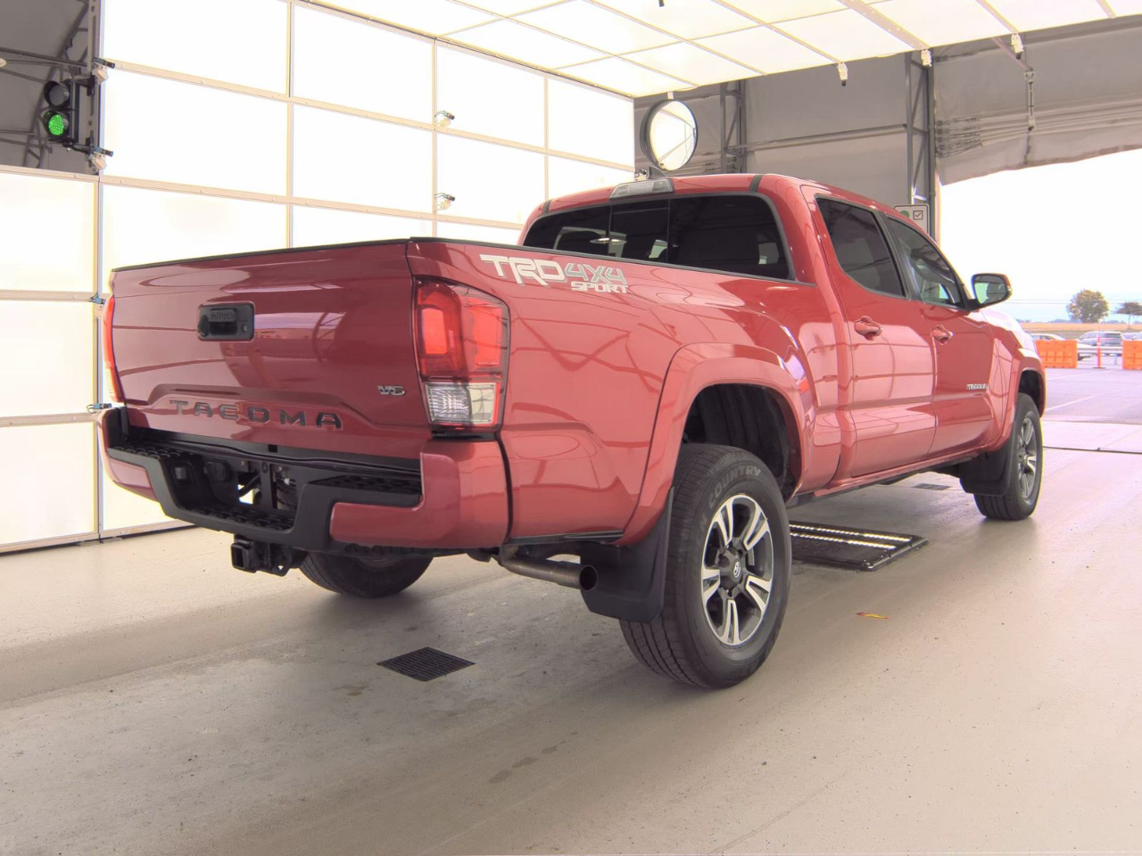 2017 Toyota Tacoma TRD Sport Double Cab 4x4 photo 2