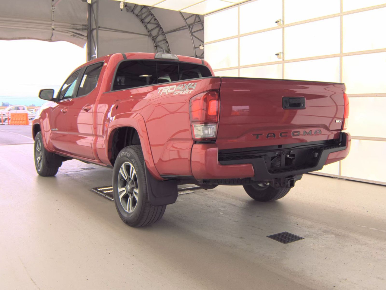 2017 Toyota Tacoma TRD Sport Double Cab 4x4 photo 4