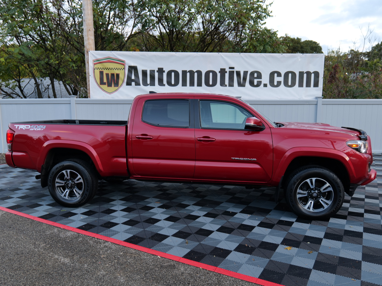 Toyota Tacoma TRD Sport Double Cab 4WD 2017 Toyota Tacoma TRD Sport Double Cab 4WD 2017