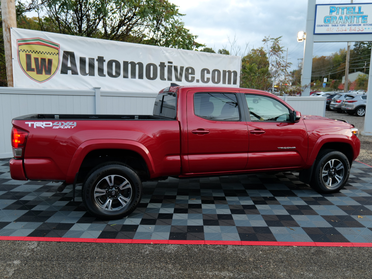 Toyota Tacoma TRD Sport Double Cab 4WD 2017 Toyota Tacoma TRD Sport Double Cab 4WD 2017