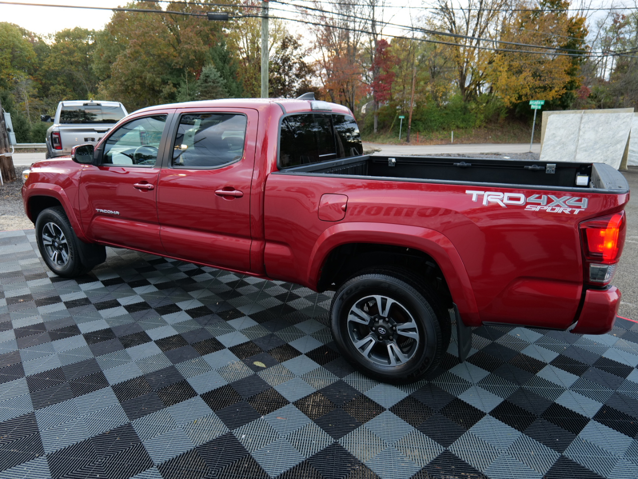 Toyota Tacoma TRD Sport Double Cab 4WD 2017 Toyota Tacoma TRD Sport Double Cab 4WD 2017