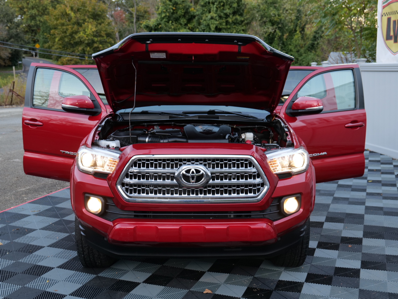 Toyota Tacoma TRD Sport Double Cab 4WD 2017 Toyota Tacoma TRD Sport Double Cab 4WD 2017