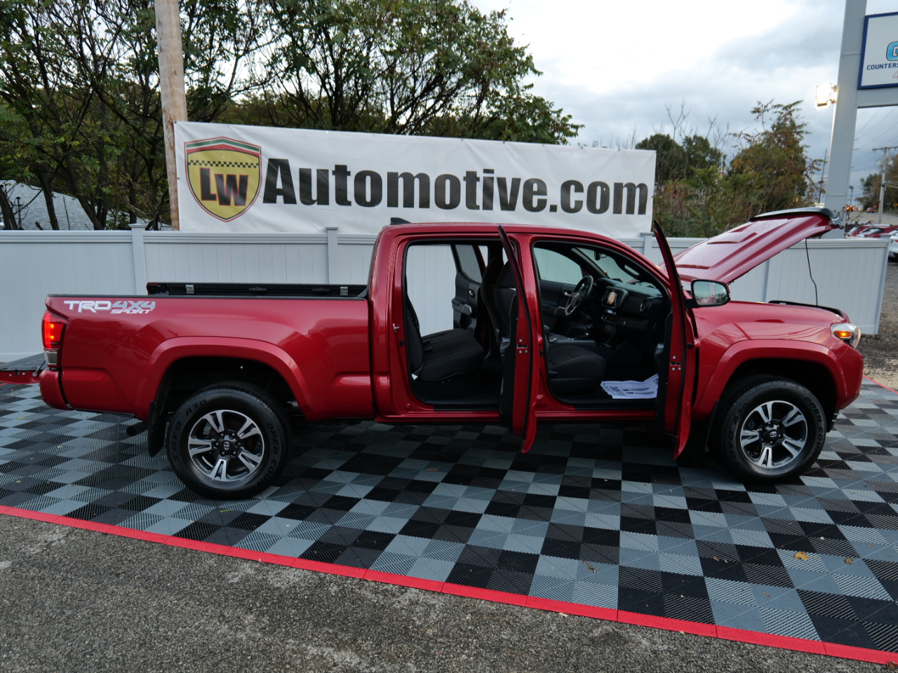Toyota Tacoma TRD Sport Double Cab 4WD 2017 Toyota Tacoma TRD Sport Double Cab 4WD 2017