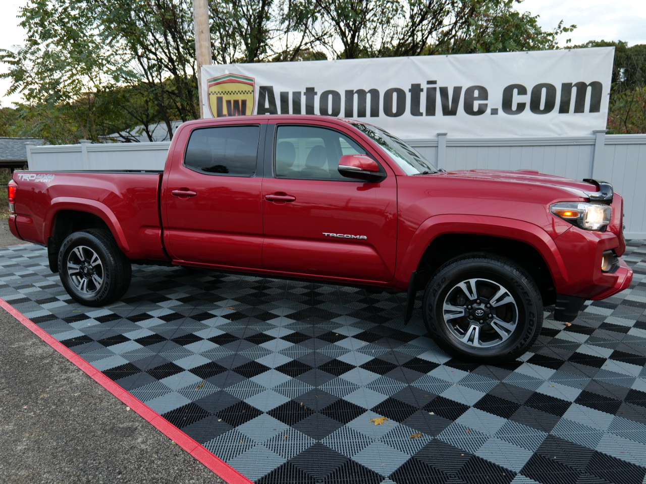 Toyota Tacoma TRD Sport Double Cab 4WD 2017 Toyota Tacoma TRD Sport Double Cab 4WD 2017