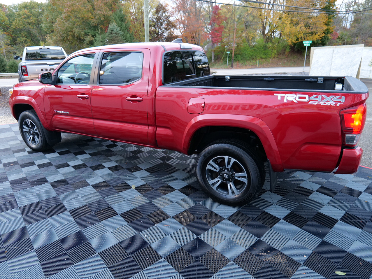 Toyota Tacoma TRD Sport Double Cab 4WD 2017 Toyota Tacoma TRD Sport Double Cab 4WD 2017