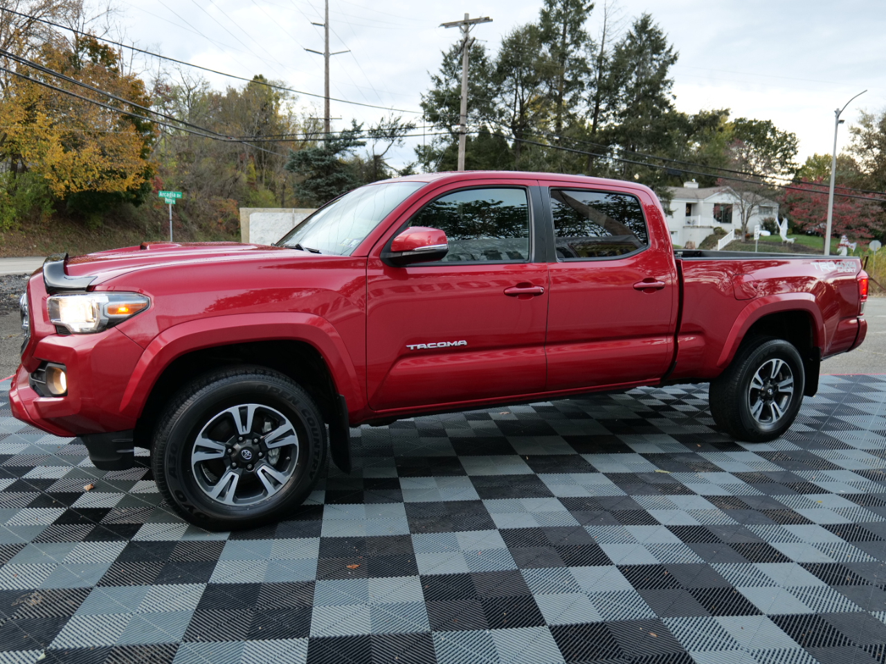 Toyota Tacoma TRD Sport Double Cab 4WD 2017 Toyota Tacoma TRD Sport Double Cab 4WD 2017