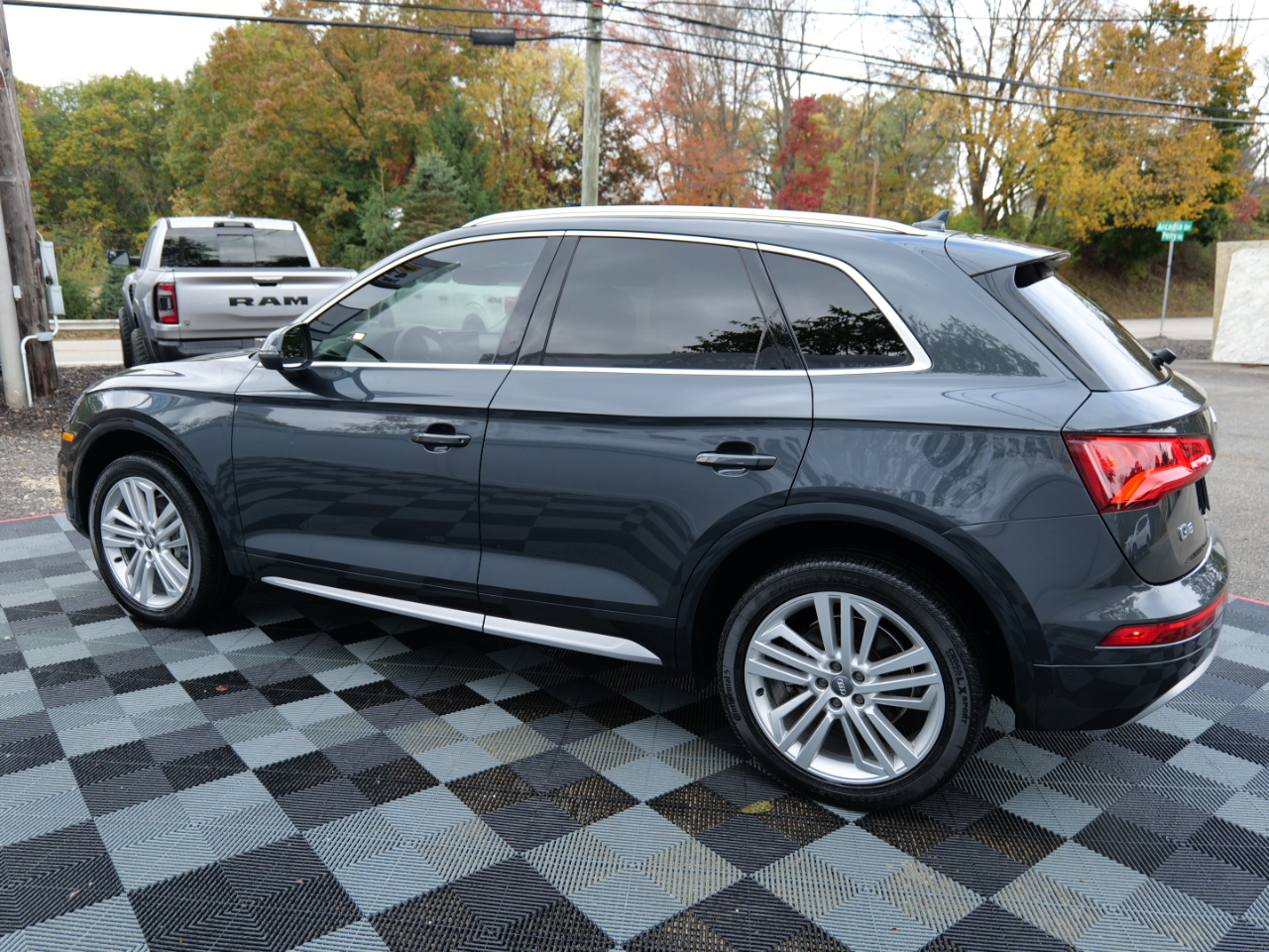 Audi Q5 Premium Plus 45 TFSI quattro 2019 Audi Q5 Premium Plus 45 TFSI quattro 2019