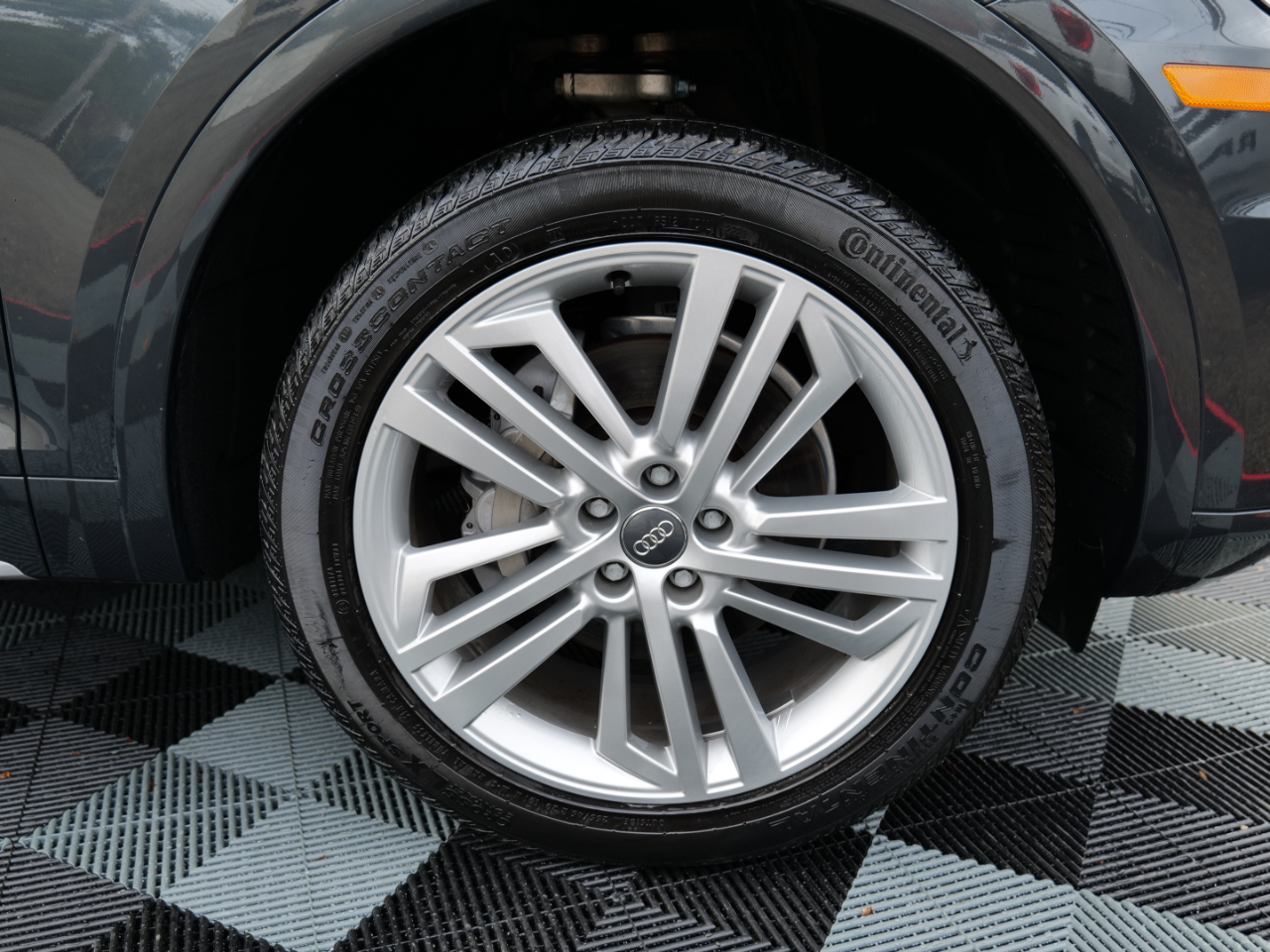 Audi Q5 Premium Plus 45 TFSI quattro 2019 Audi Q5 Premium Plus 45 TFSI quattro 2019