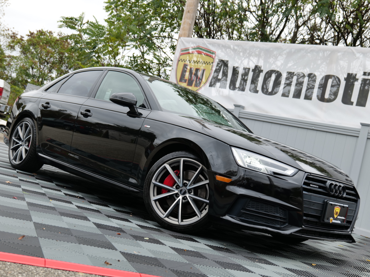 Audi A4 2.0 TFSI Auto Premium Plus quattro AWD 2018 Audi A4 2.0 TFSI Auto Premium Plus quattro AWD 2018