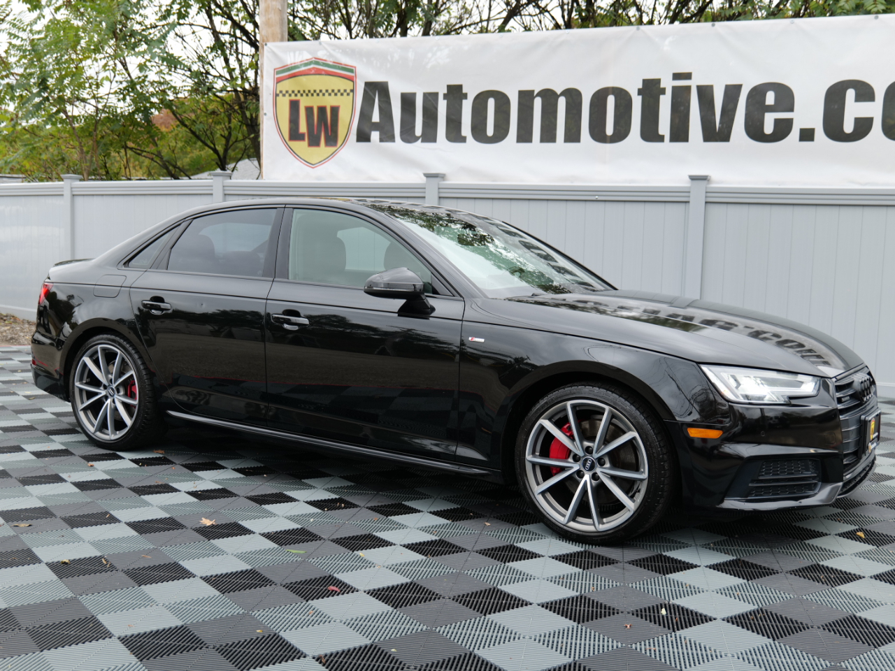 Audi A4 2.0 TFSI Auto Premium Plus quattro AWD 2018 Audi A4 2.0 TFSI Auto Premium Plus quattro AWD 2018