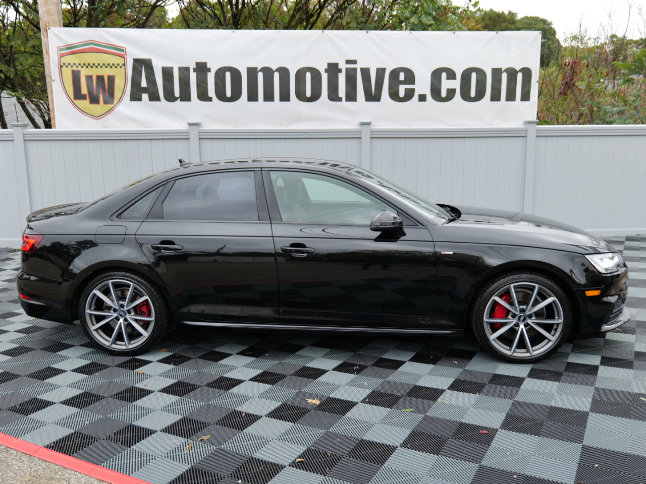 Audi A4 2.0 TFSI Auto Premium Plus quattro AWD 2018 Audi A4 2.0 TFSI Auto Premium Plus quattro AWD 2018