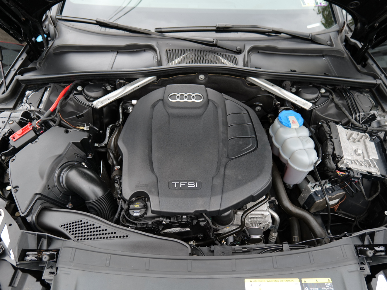 Audi A4 2.0 TFSI Auto Premium Plus quattro AWD 2018 Audi A4 2.0 TFSI Auto Premium Plus quattro AWD 2018